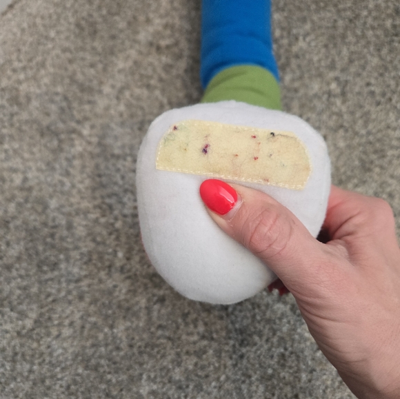 The Busy World of Richard Scarry 1995 Vintage Gund Lowly Worm Plush Toy - Picture 5 of 9